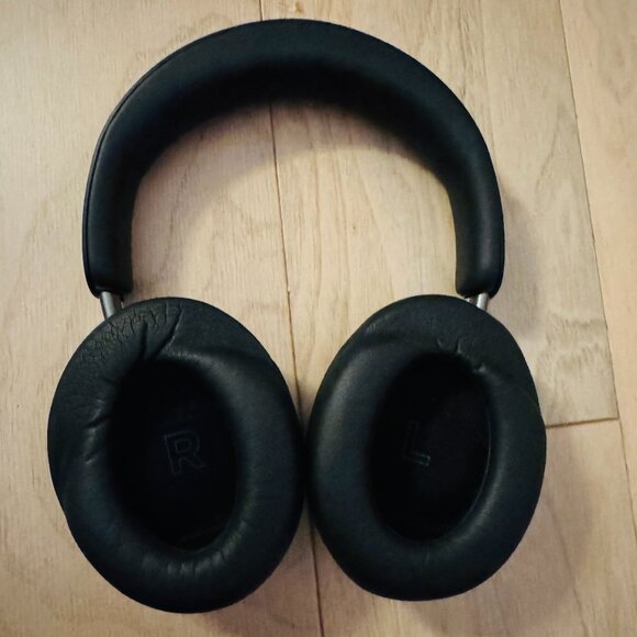 Bose QuietComfort Wireless Noise Cancelling Over-the-Ear Bluetooth Headphones - Picture 5 of 8